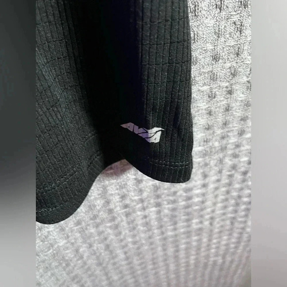 Avia Women’s size large athletic tank top - Picture 3 of 4